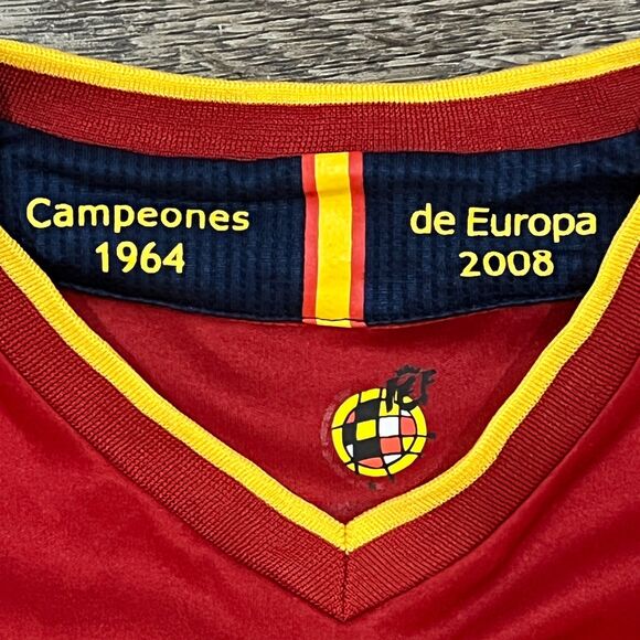Vintage Y2K España FCF Football Club Iniesta Red Jersey Campeones de Europa 2008 - Picture 4 of 10